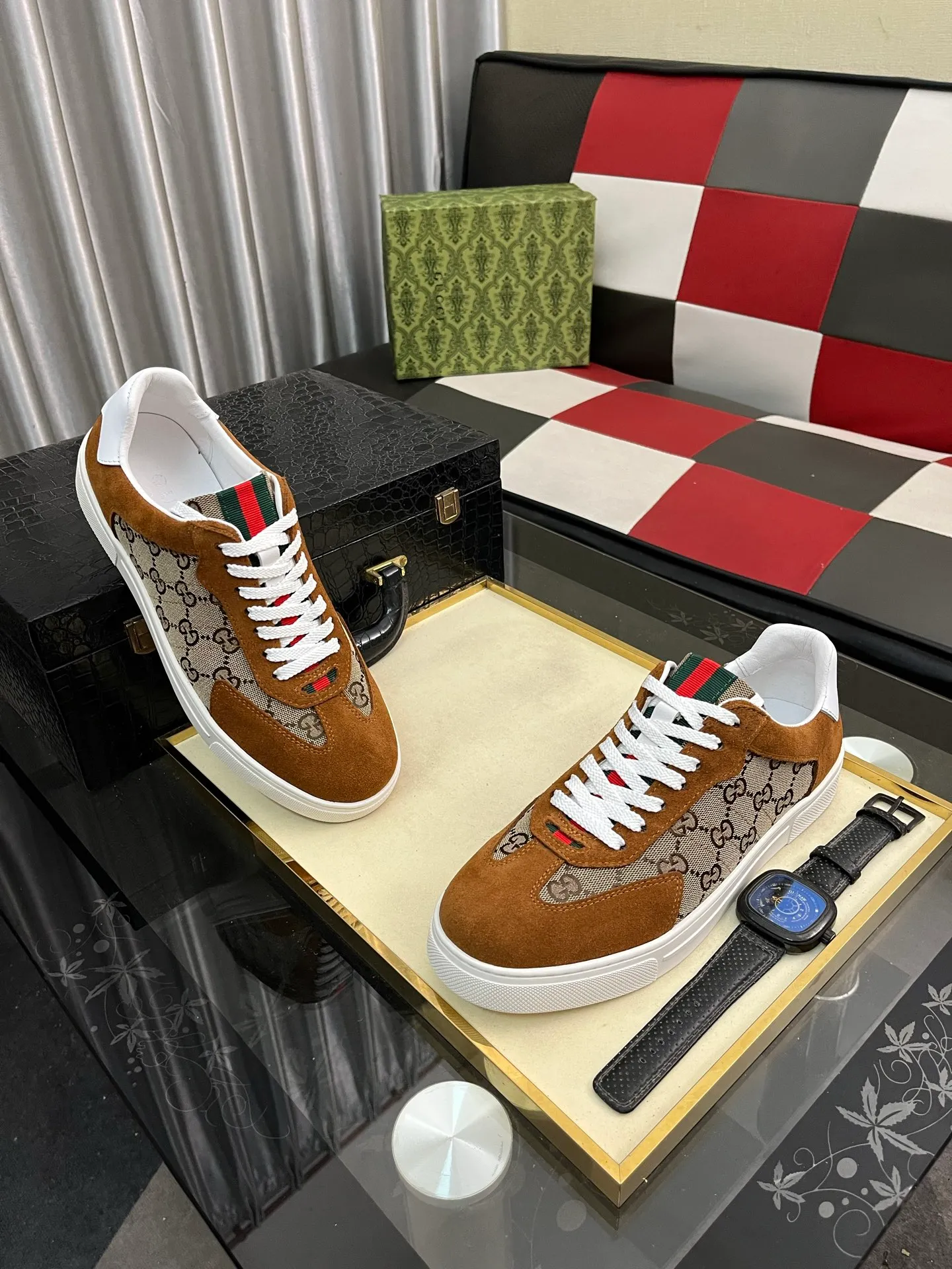 Men's shoes 💰380⌚️⌚️Gucci •Gucci original quality.~ Unique modern style sneakers. 🏃A must-have casual shoe for trendy men😍😍 Original brand imported from Italy, imported original leather, sheep lining (refuses to discolor and grind feet) Sole: Original sole provided by the original factory, French lazy style design ⚠️Fit to the feet, original quality, super comfortable original sole. Just like shooting the real thing🎬The real thing is better, code number: 38-442️⃣colors available